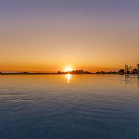 Luxury 4-Bedroom Villa with generous sized Infinity Pool near Buje, Istria. Sleeps 8